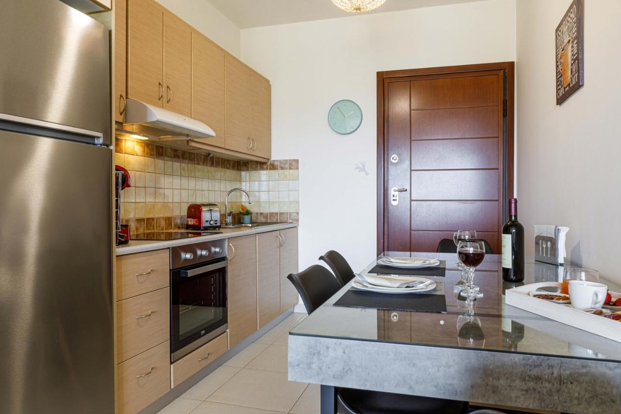Christina'S Apartment 托隆 外观 照片