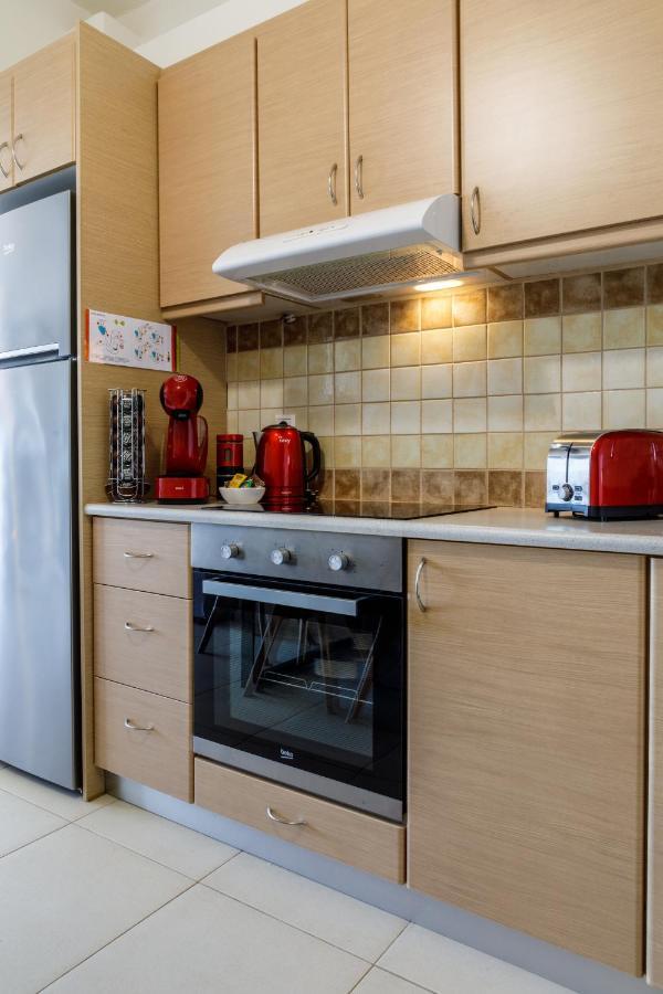 Christina'S Apartment 托隆 外观 照片