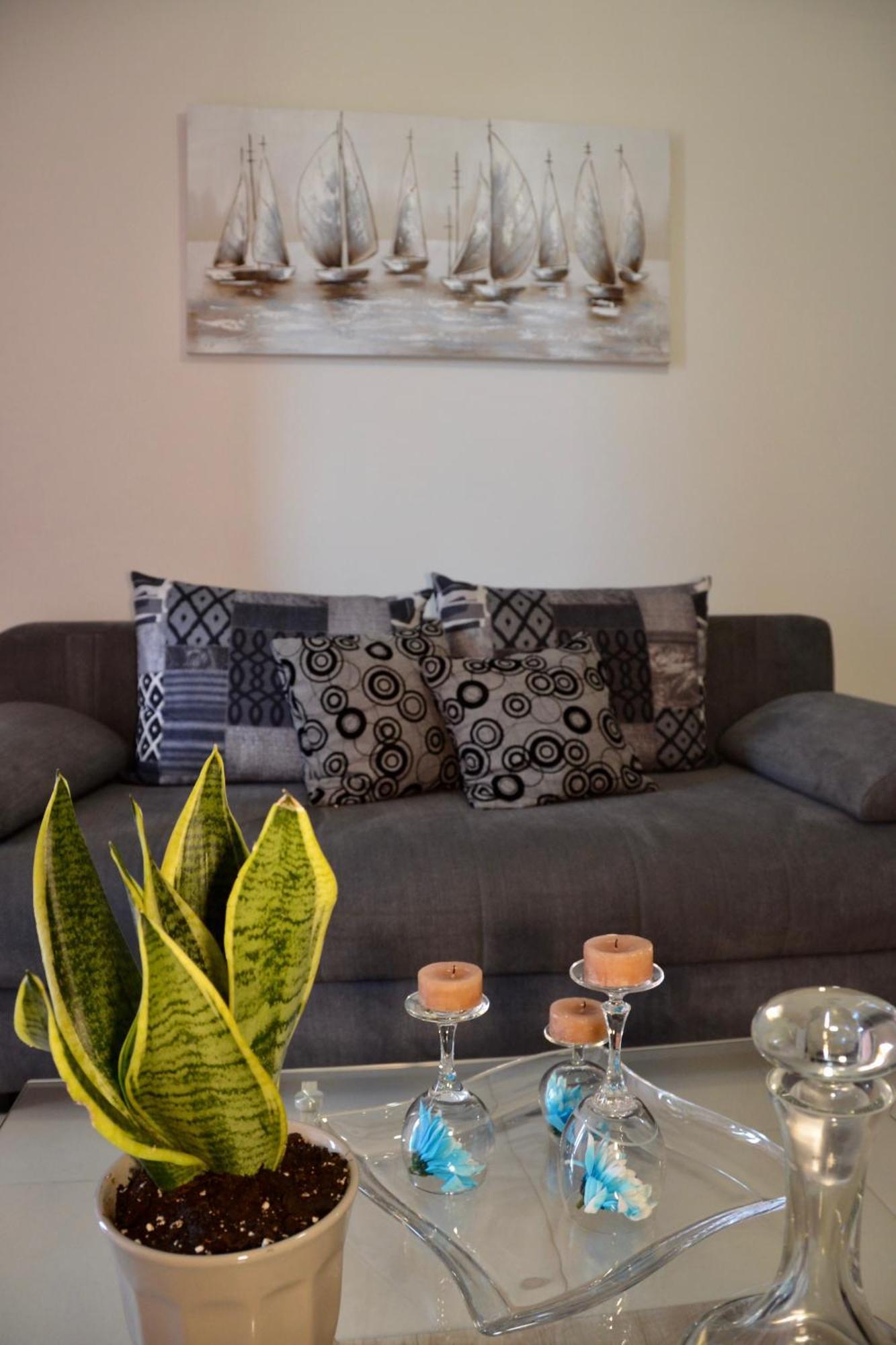 Christina'S Apartment 托隆 外观 照片